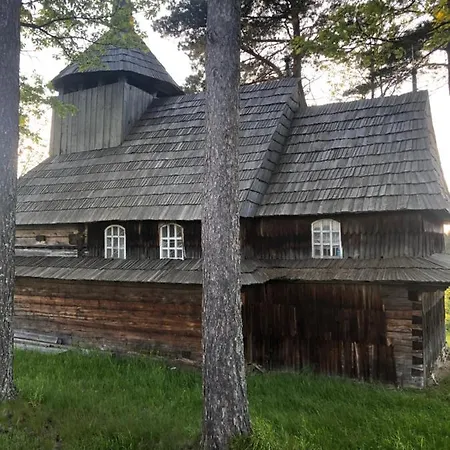біля ріки *