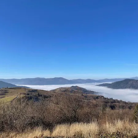 شقة біля ріки *